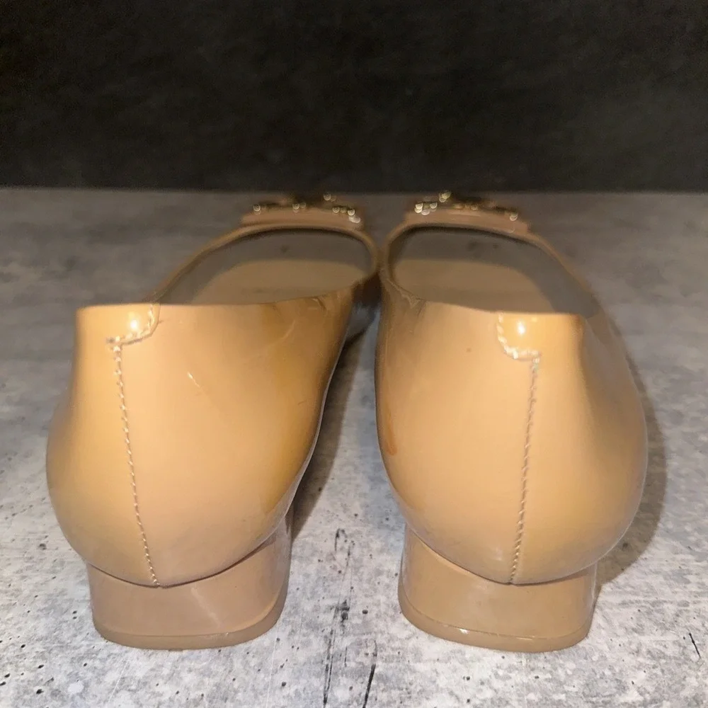 TORY BURCH GIGI NUDE PATENT LEATHERBLOCK HEEL PUMP SIZE 9 $348